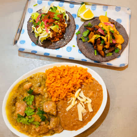 ANY 2 taco with half size of guisado plate｜沖縄でタコスのテイクアウト・デリバリーならTACO PETES OKINAWA